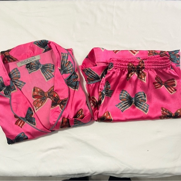 Their Nibs Women’s Medium Satin Shortie Pyjamas Pink Bow Print Sleepwear NWOT - Picture 13 of 13
